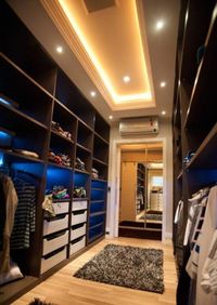 Большая открытая гардеробная комната с комбинированным наполнением Волгоград