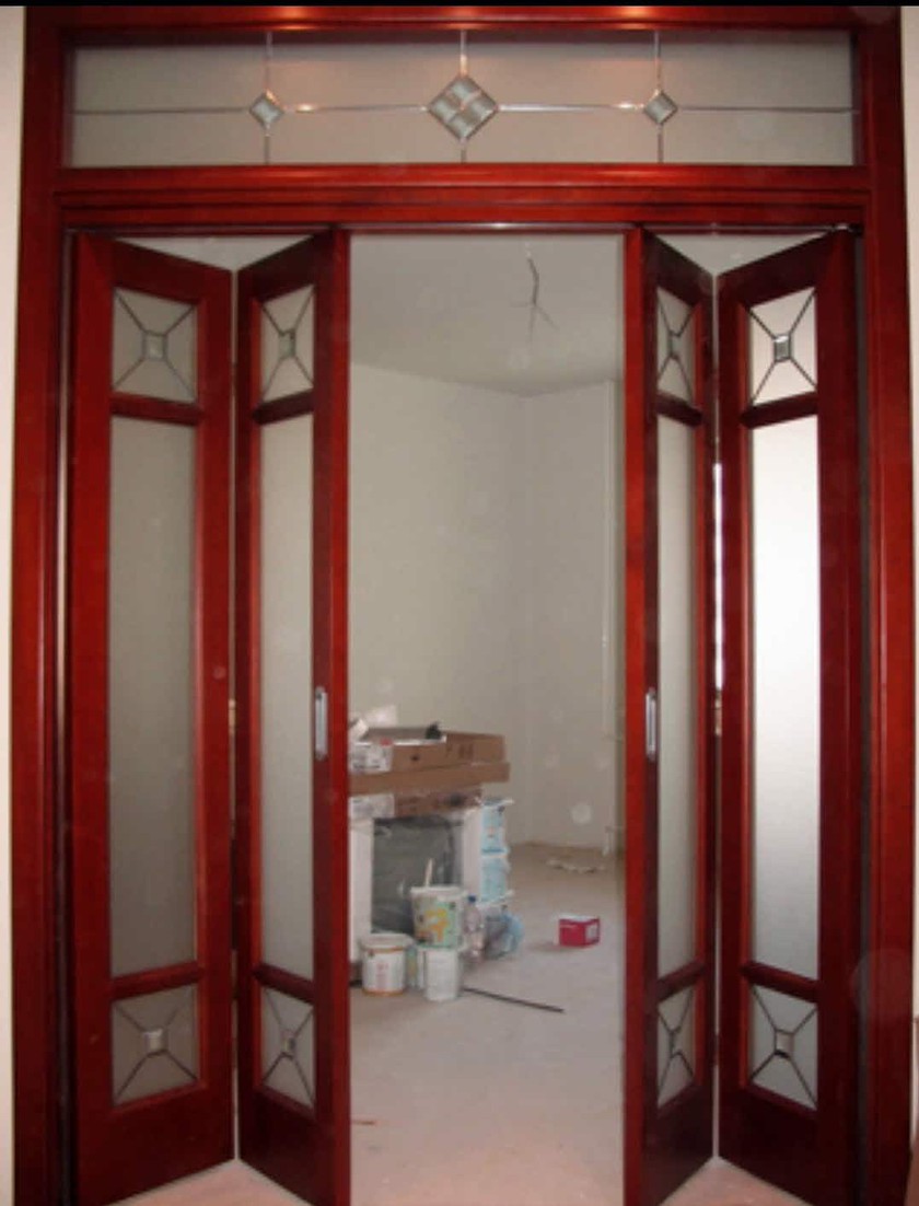 Дверь гармошка с декоративными стеклянными вставками Волгоград