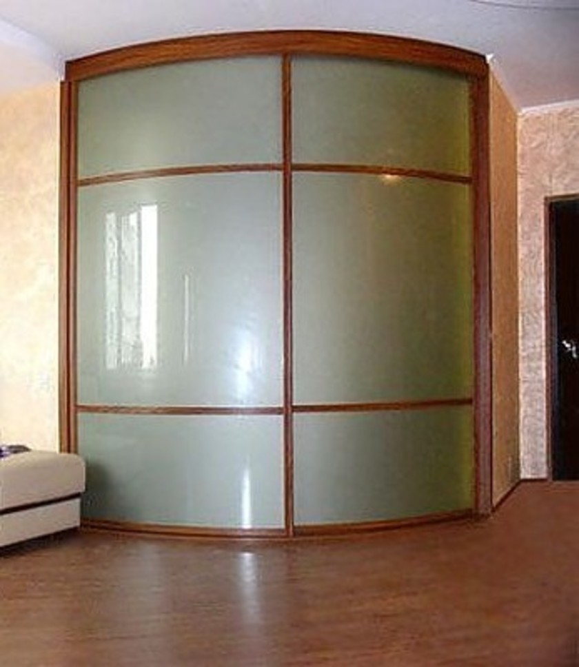 Встроенный шкаф купе радиусный в классическом стиле Волгоград